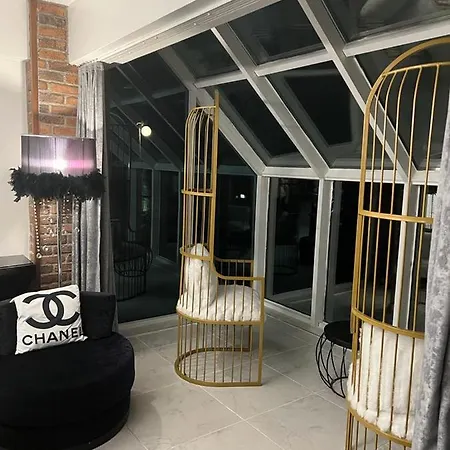 Kartepe'nin Kalbinde Somineli Mustakil Villa *