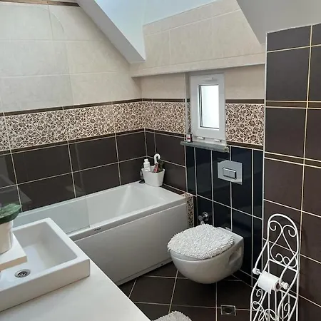Kartepe'nin Kalbinde Somineli Mustakil Villa