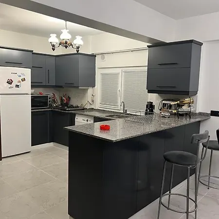 Kartepe'nin Kalbinde Somineli Mustakil Villa *