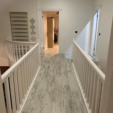 Kartepe'nin Kalbinde Somineli Mustakil Villa
