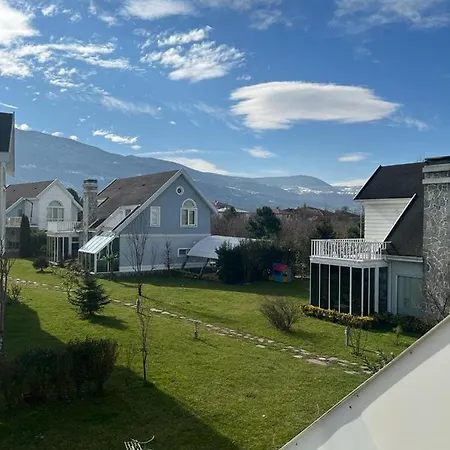 Kartepe'nin Kalbinde Somineli Mustakil Villa Kosekoy